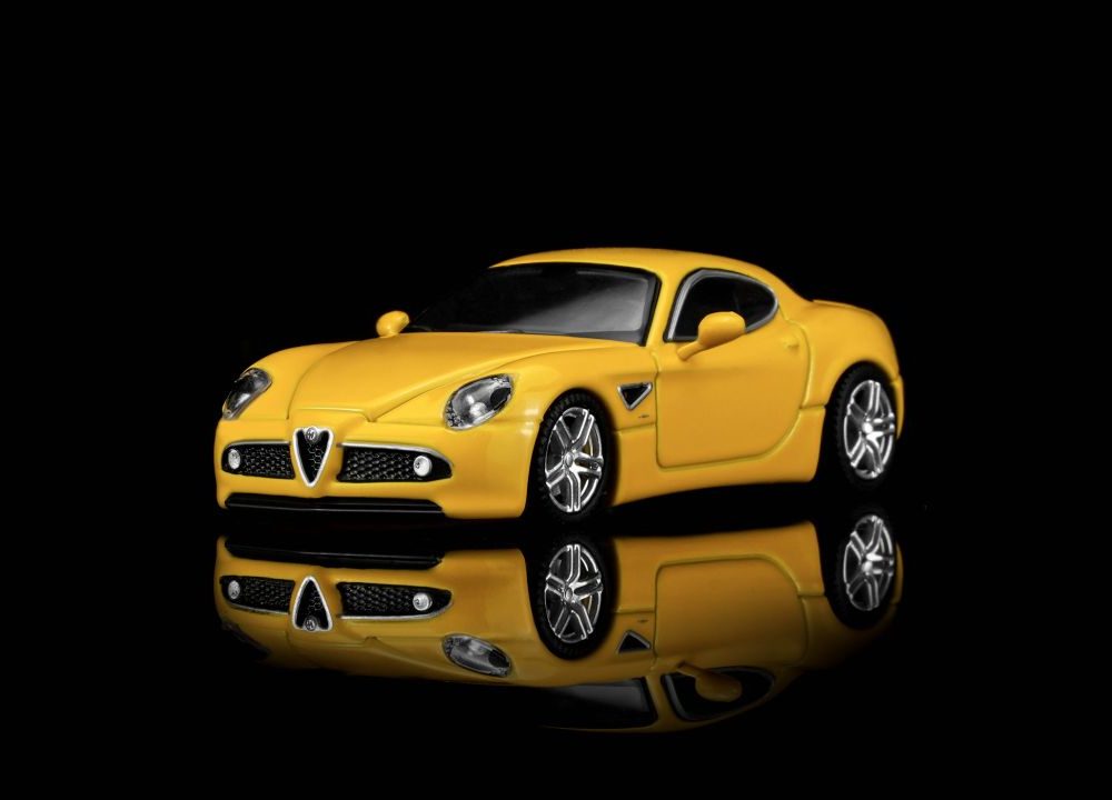 (Pre-Order) Alfa Romeo 8C Competizione 2008 Giallo Mica